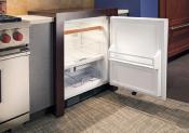 Refrigerador Frigobar 24" (60 cm) Marca: Subzero Modelo: UC-24R Color: Acero Inoxidable ($3,227.12 USD).