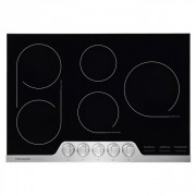 Parrilla Eléctrica 30" (76 cm) Marca: Frigidaire Pro Modelo: FPEC3077RF Color: Negro