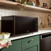 Microondas de mesa 21" (55 cm) Marca: KitchenAid Modelo: KMCS122RBS Color: Acero Inoxidable (2025 07)
