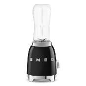 Personal Blender Marca: Smeg Modelo: PBF01BLUS Color: Negro (10 2026)