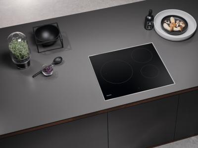 Parrilla de Inducción 24" (60 cm) Marca: MIELE Modelo: KM 7720 FR  Color: Negro (04 2026)
