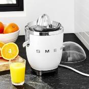 Exprimidor de Jugos Marca: Smeg Modelo: CJF01WHUS Color: Blanco