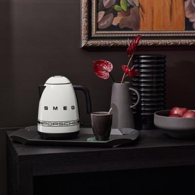 Tetera o Hervidor de Agua Marca: Smeg  x Porsche Modelo: KLF03PCWUS Color: carrara white