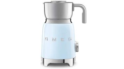 Espumador de Leche Marca: Smeg Modelo: MFF01PBUS Color: Azul Pastel