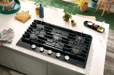 Parrilla Gas 36" (90 cm) 5 Quemadores Marca: KitchenAid Modelo: KCGG536PBL Color: Negro (2025 09)