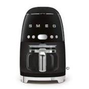 Cafetera Drip Filter Marca: Smeg Modelo: DCF02BLUS Color: Negro