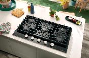 Parrilla Gas 36" (90 cm) 5 Quemadores Marca: KitchenAid Modelo: KCGG536PBL Color: Negro (2025 09)