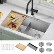 Tarja 1 Tina 33" (83 cm) Marca: KRAUS Modelo: KWU112-33 Color: Acero Inox (822 USD) (05 2026)