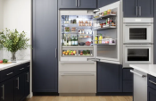 Refrigerador Bottom Freezer Thermador T36BB110SS 36" 90cm Acero Inoxidable con Fábrica de Hielo ($22,401 USD).